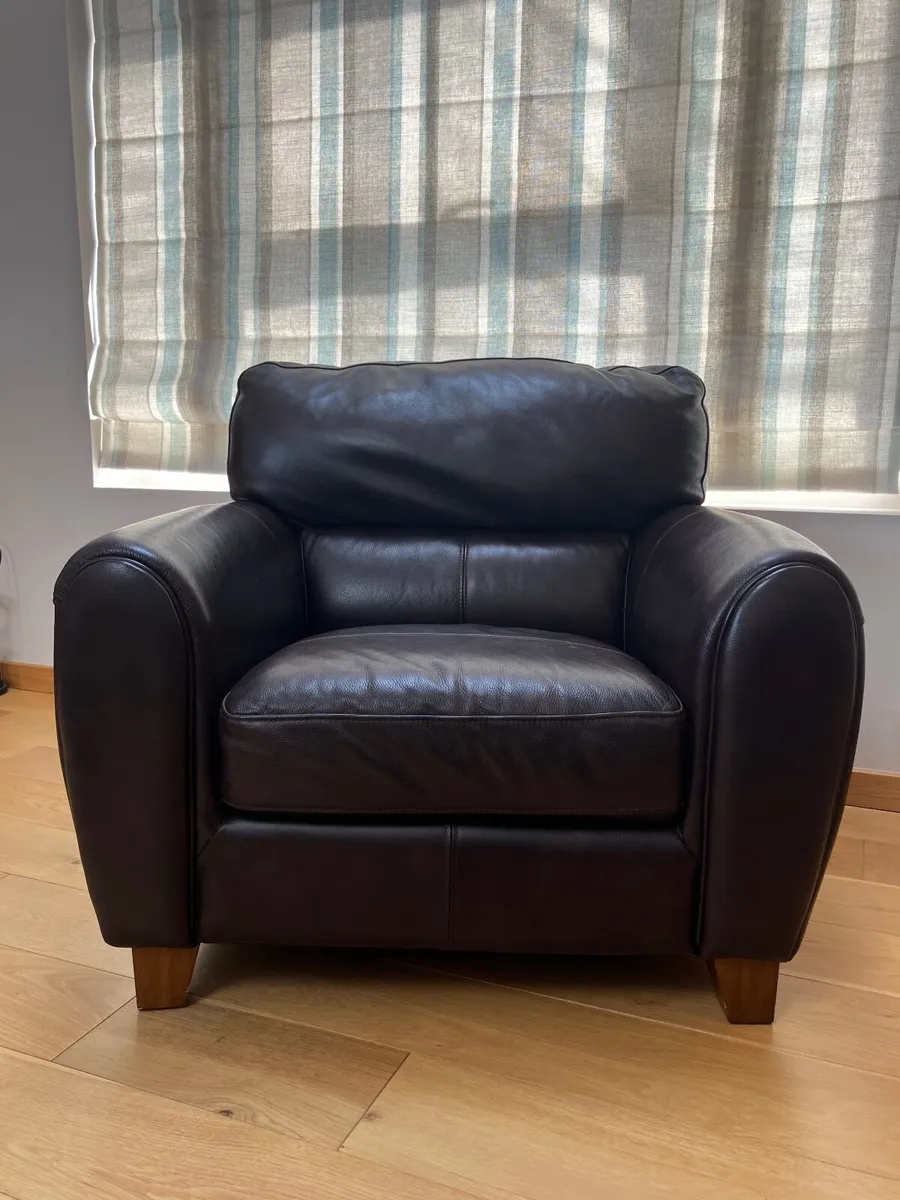 Suite of Furniture - Image 1