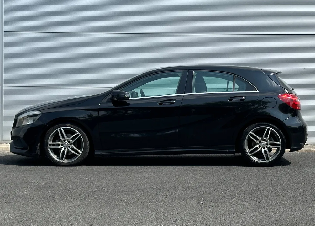 Mercedes-Benz A200d AMG *LowKMS - Image 3