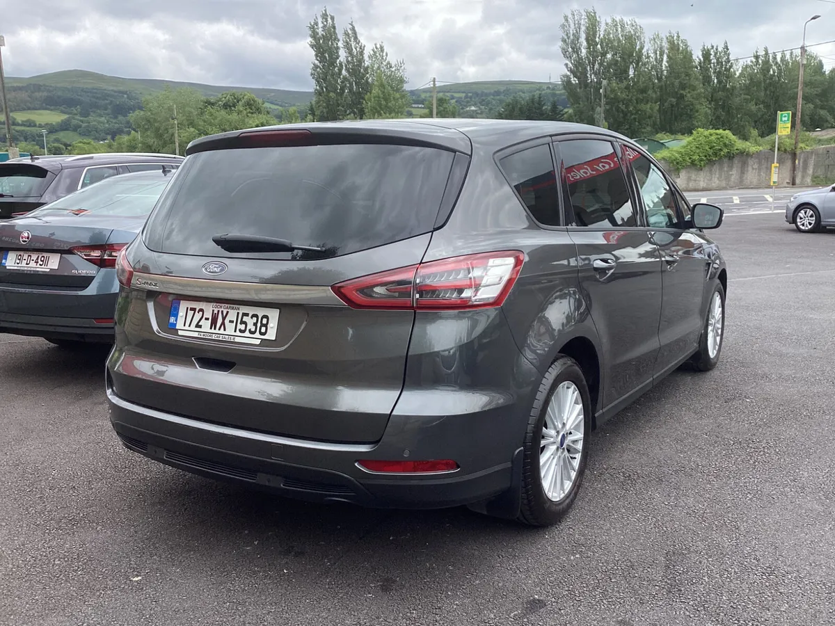 Ford S-Max ** F.S.H * SAT NAV - Image 4