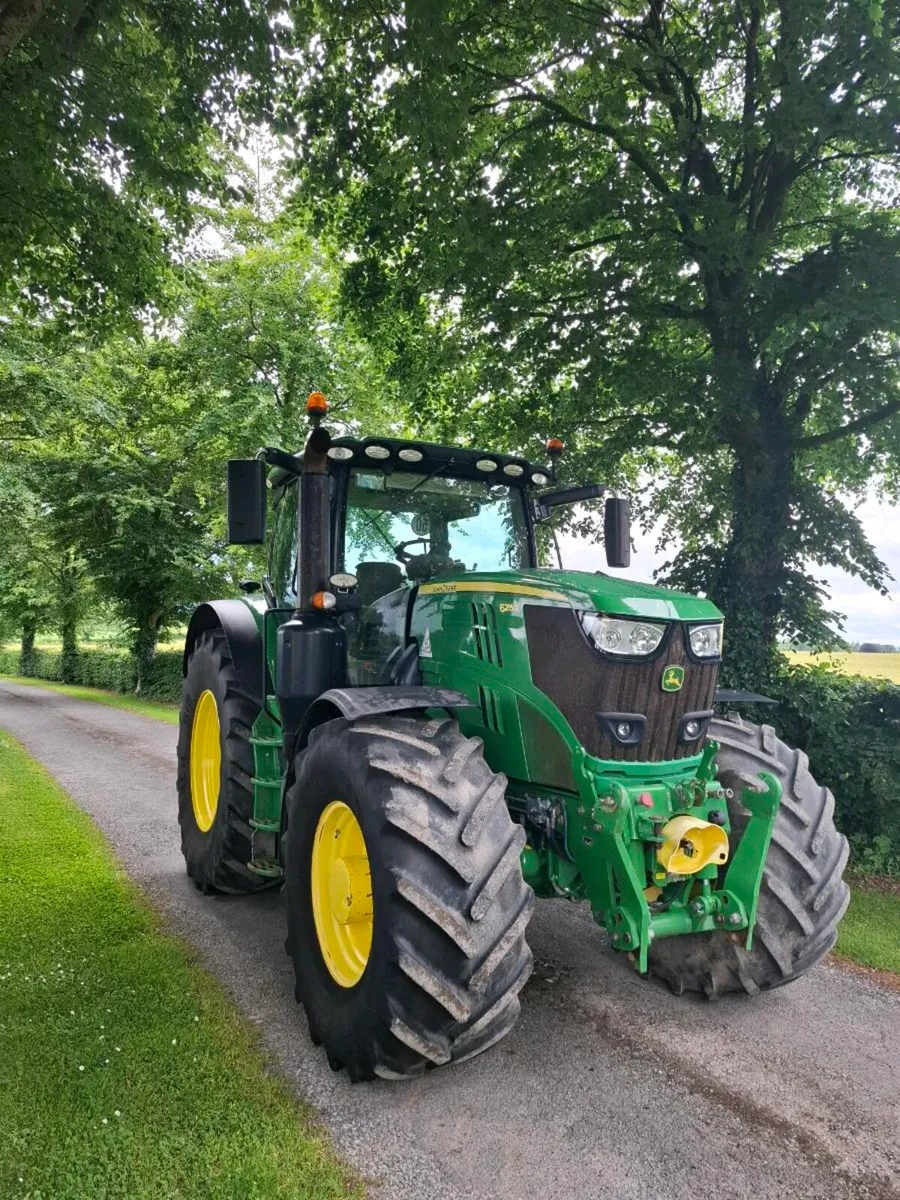 John Deere 6215r - Image 1