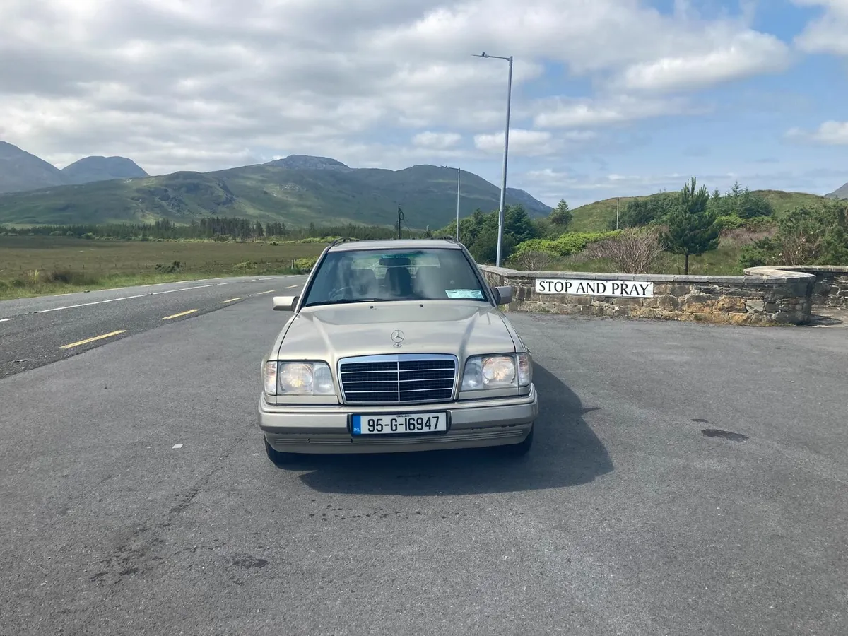 Mercedes E 300 Diesel Estate 7 Seater OM 606 - Image 2