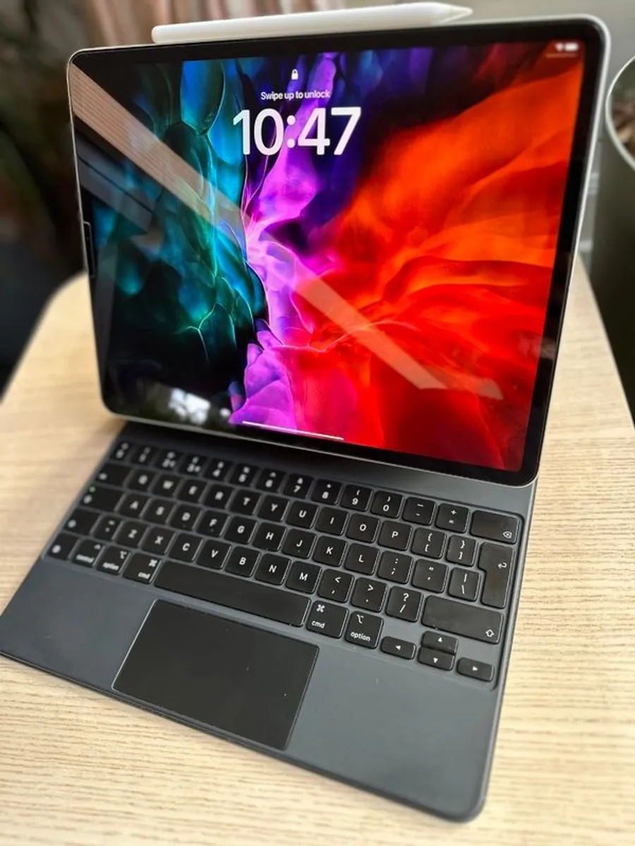 IMMACULATE 12.9 iPad Pro (4th Generation) wifi 256GB with Apple Magic Keyboard, Apple Pencil, and Apple Folio Case - Image 2