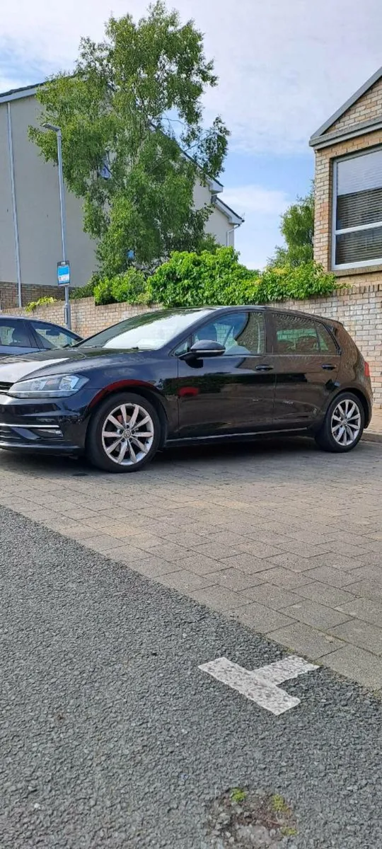 2017 VW Golf 2.0 TDI GT BMT 150PS 5DR - Image 3