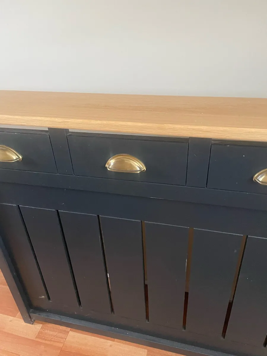 Radiator cover - Image 1