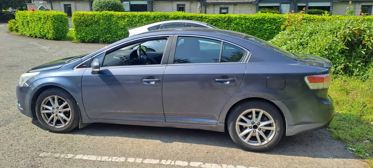 Toyota avensis - Image 3