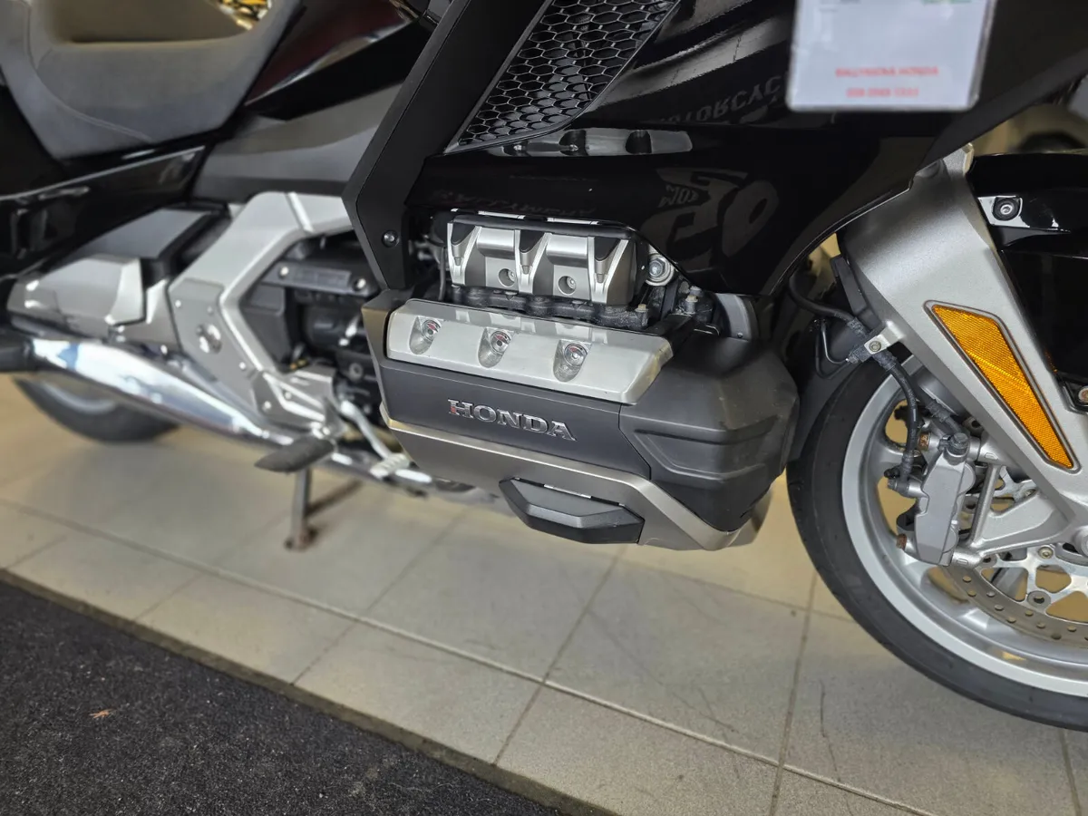 GL1800 Gold wing Tour DCT & Airbag - Image 4