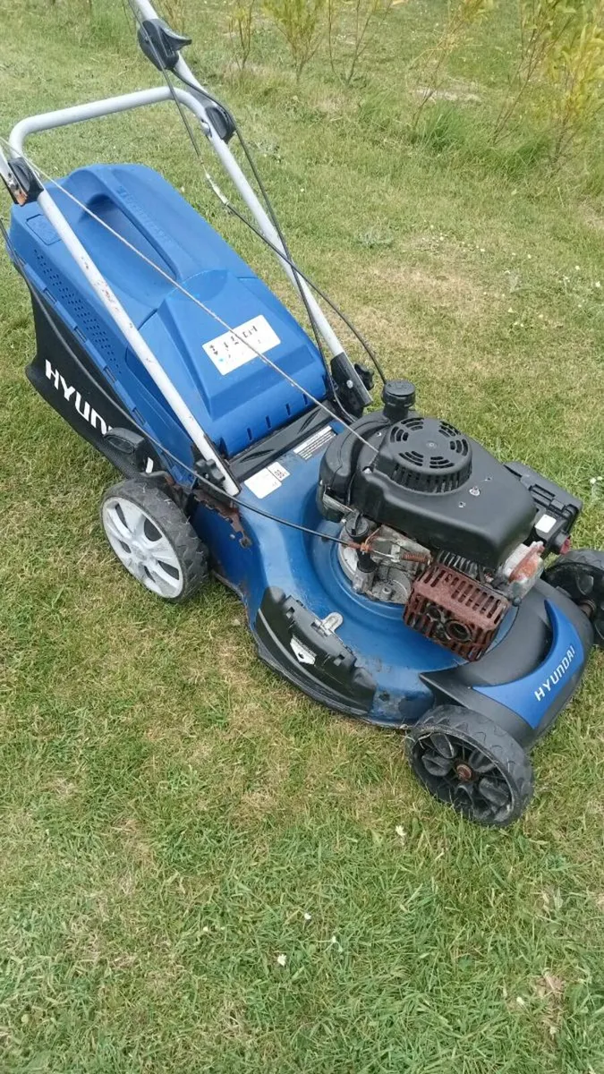 Self-drive lawnmower - Image 4