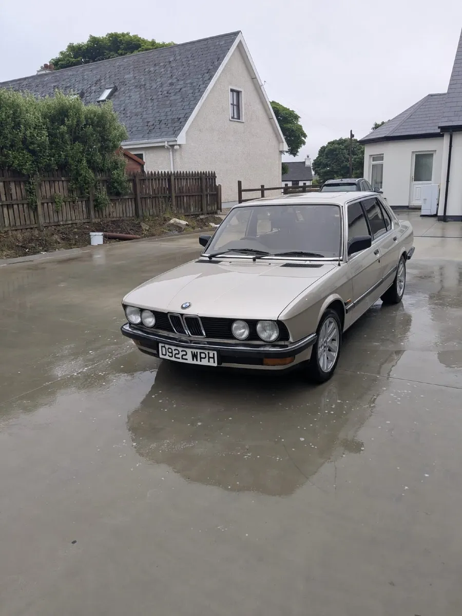 BMW 5-Series 1986 - Image 1