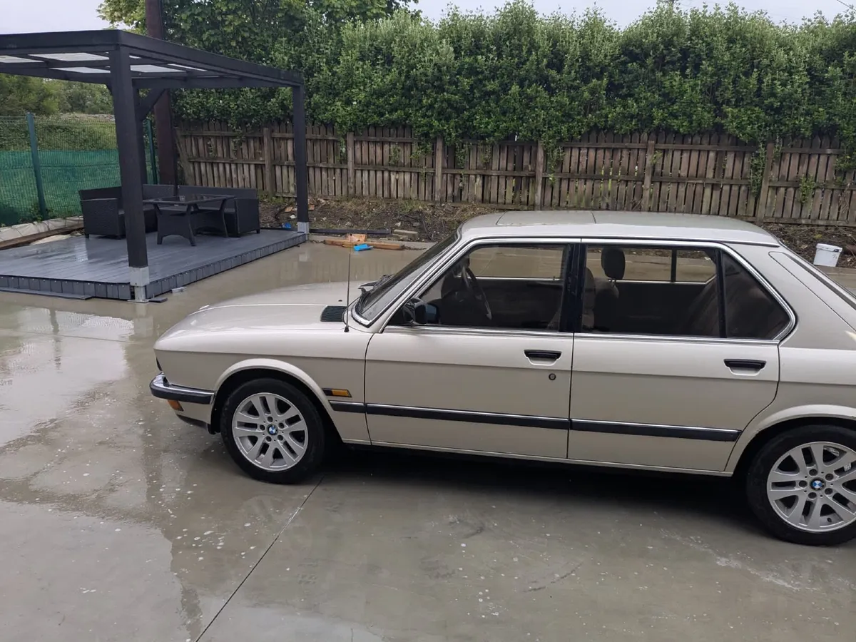 BMW 5-Series 1986 - Image 3