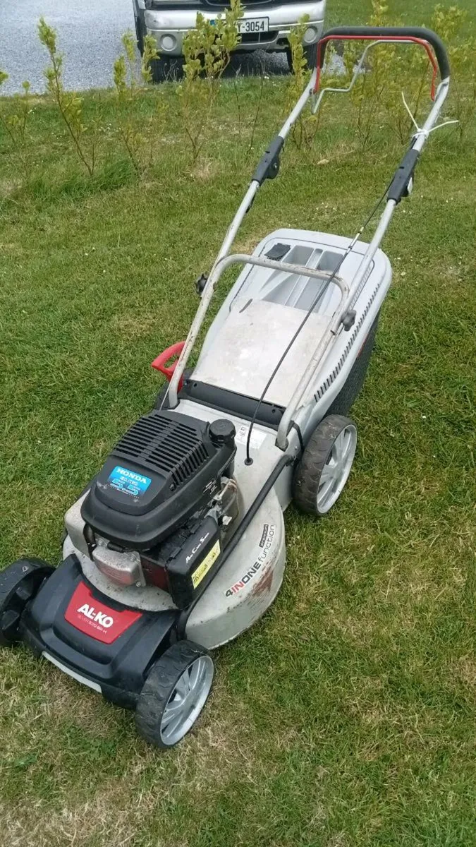 Honda lawnmower - Image 1
