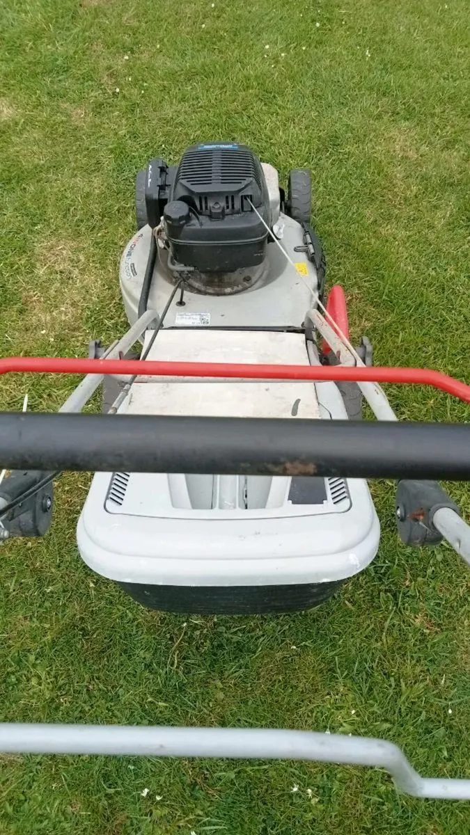 Honda lawnmower - Image 2