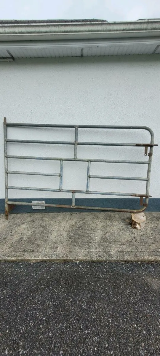 Large farm gate - Image 1