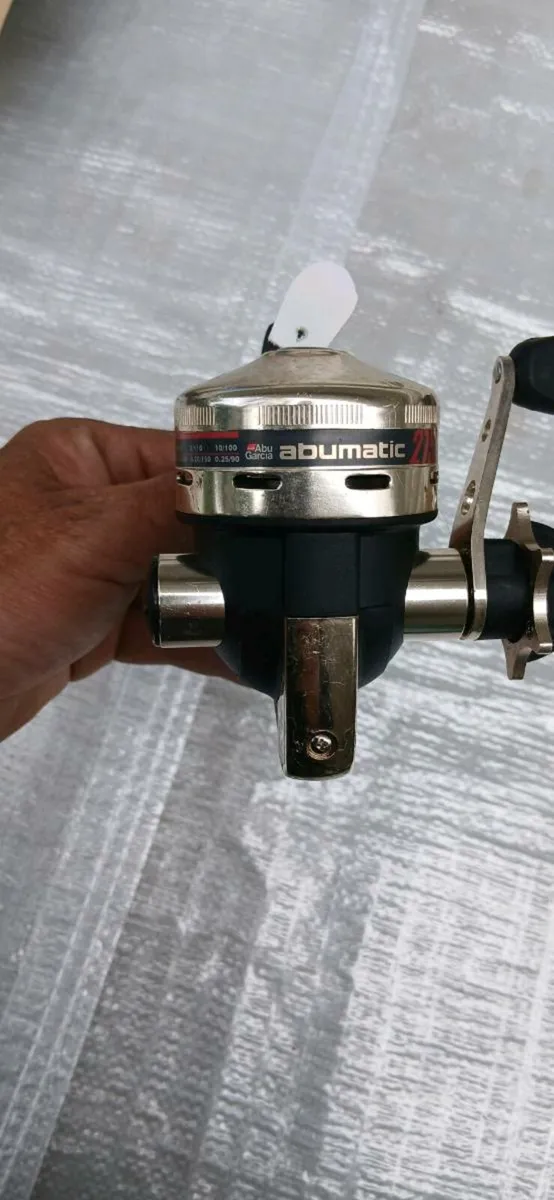 Abumatic 275u baitcaster - Image 3