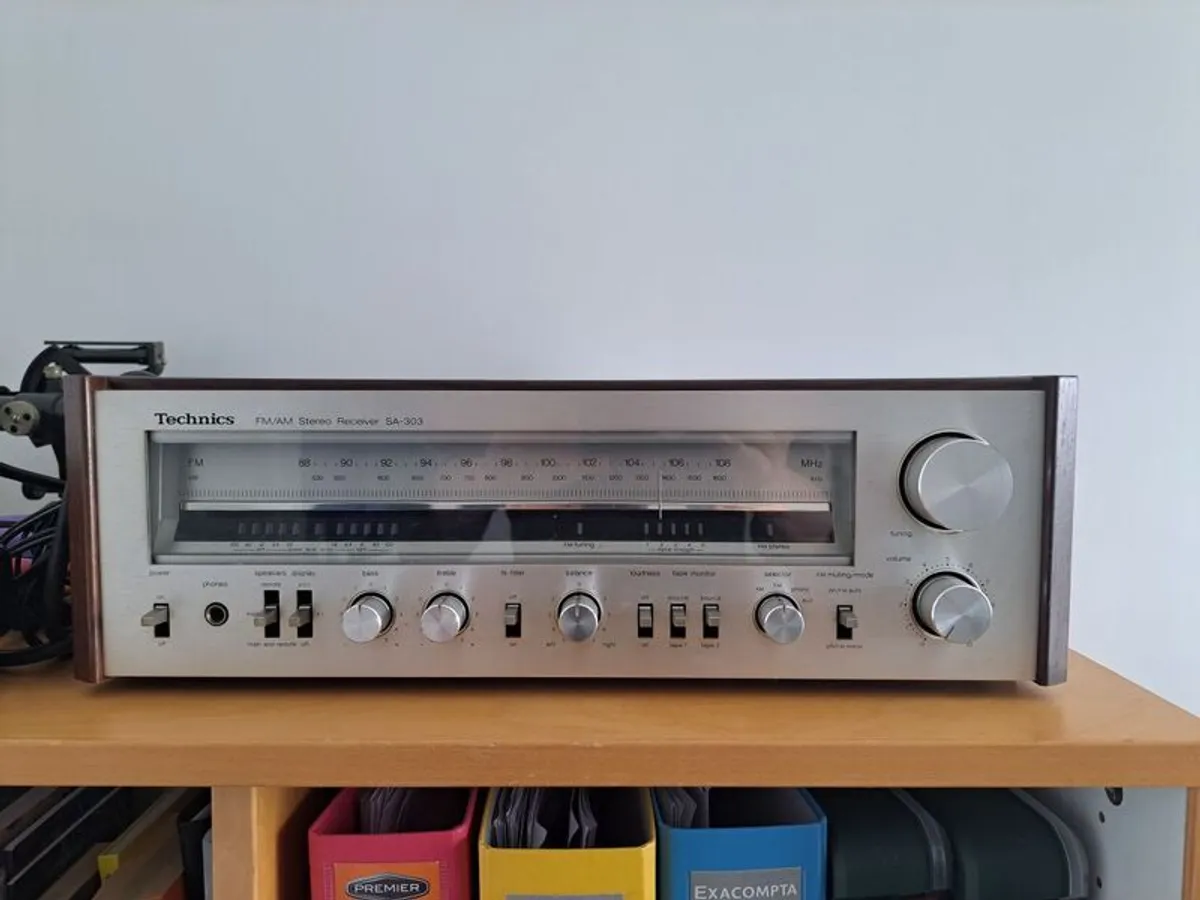 Technics SA-303 vintage AM/FM Stereo Receiver - Image 3