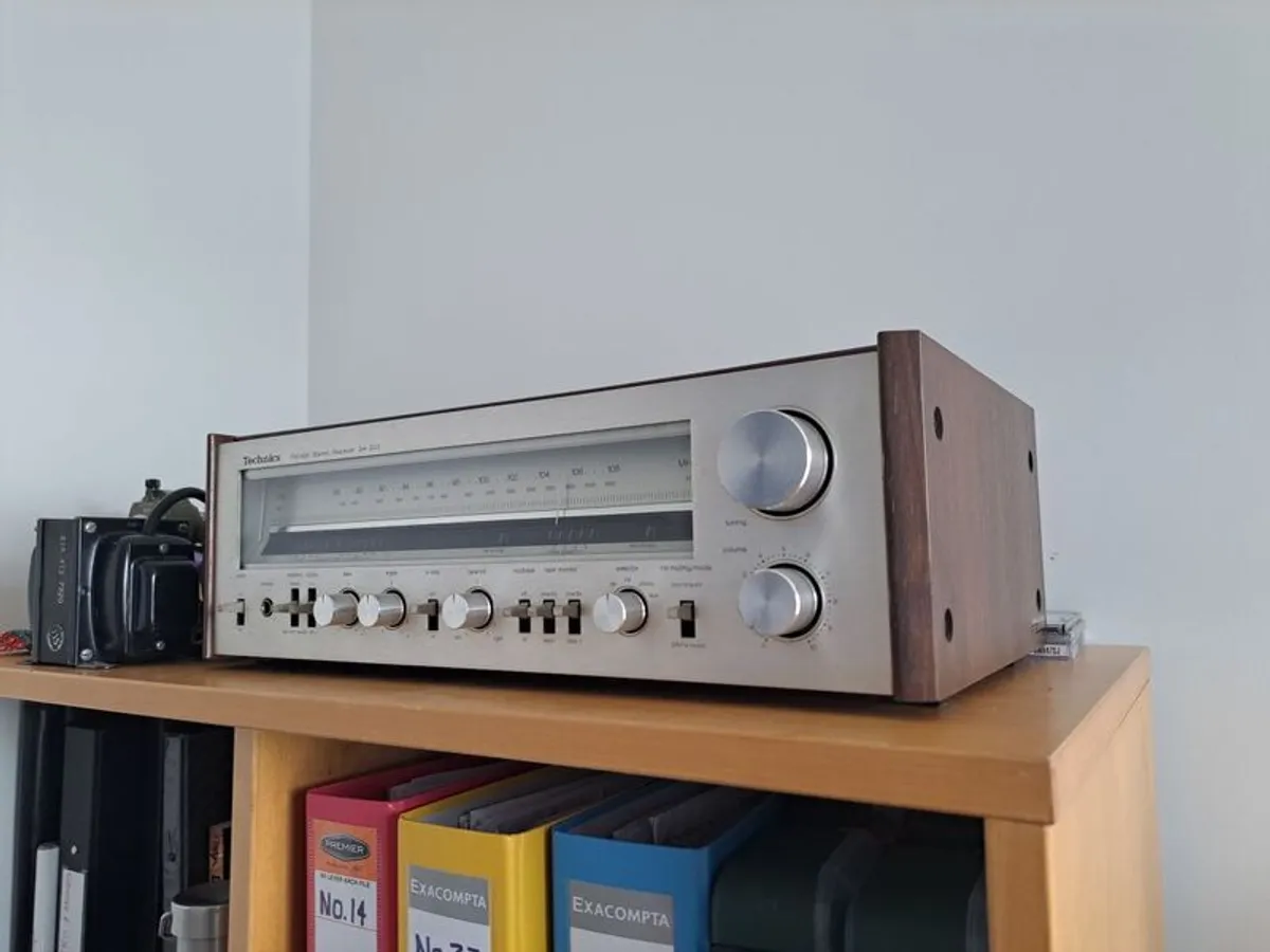 Technics SA-303 vintage AM/FM Stereo Receiver - Image 4