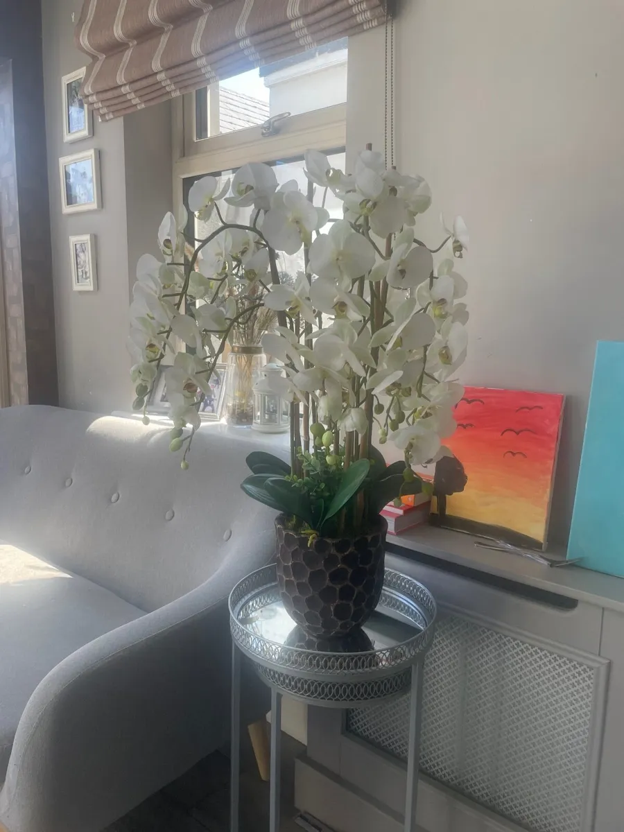 Decorative orchid - Image 1