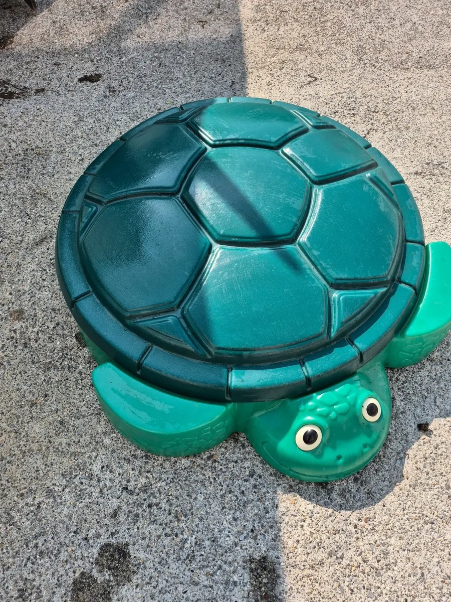 Little tikes turtle sandbox - Image 1