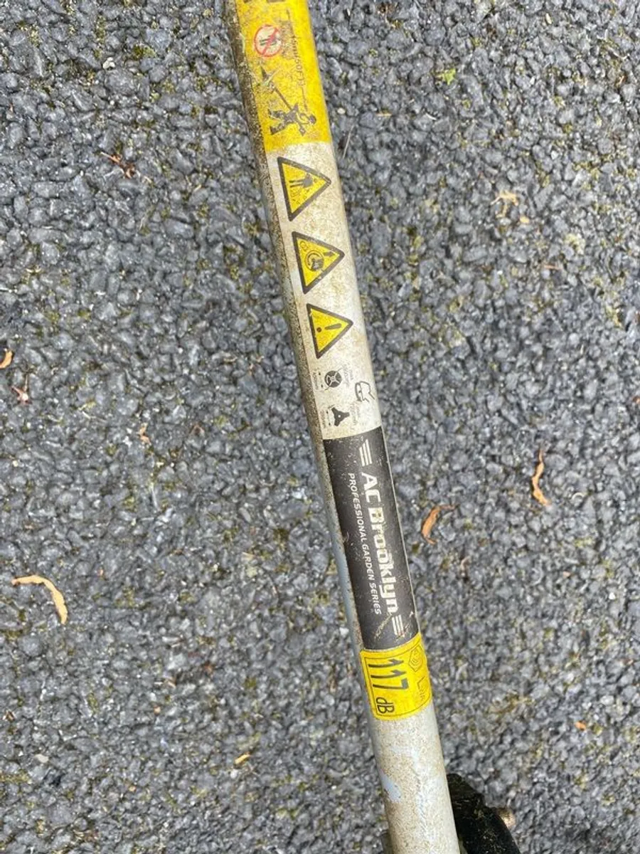 AC Brooklyn Brush Cutter 51.77cc - Image 3