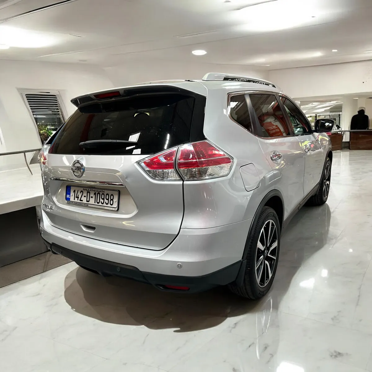 Nissan X-Trail 1.6d SV 7 SEATS - Image 2