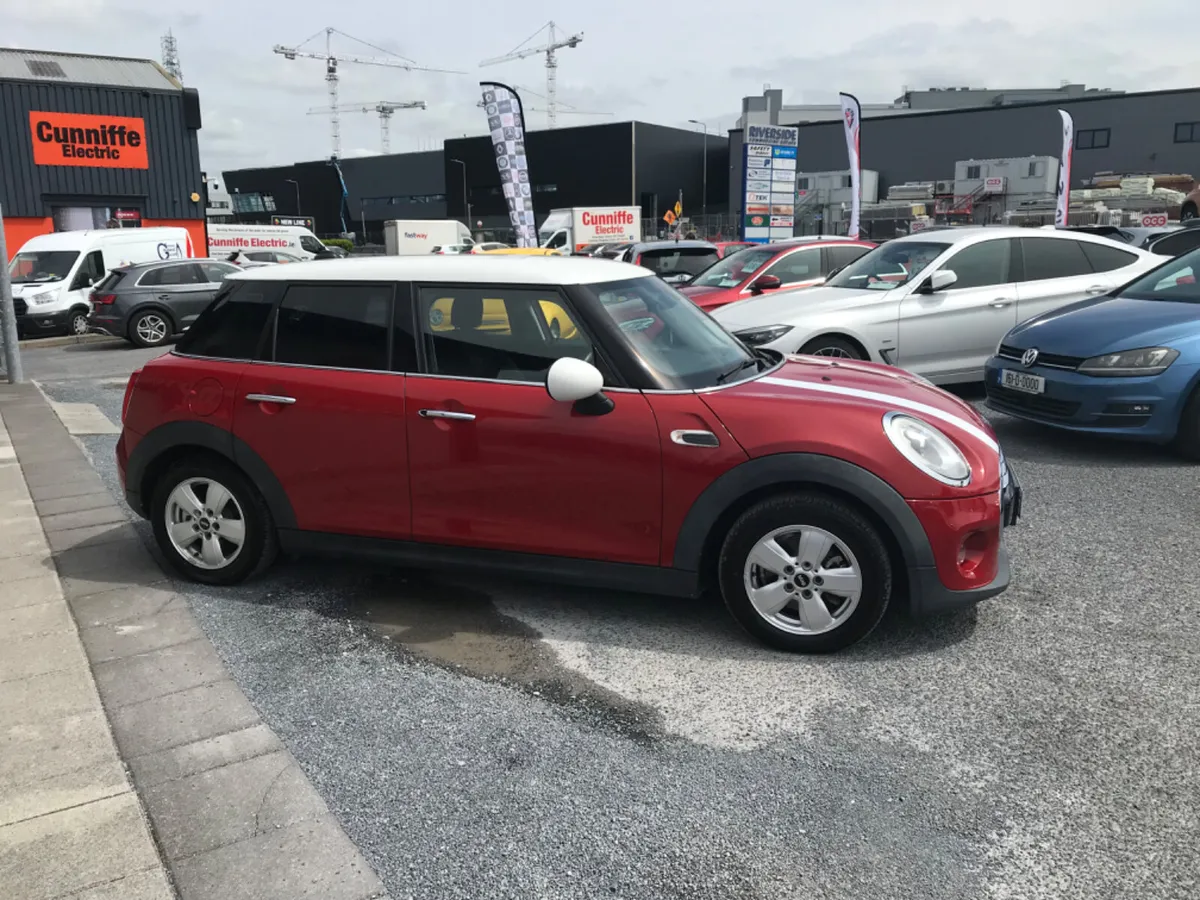 2016 MINI COOPER AUTOMATIC DIESEL - Image 4