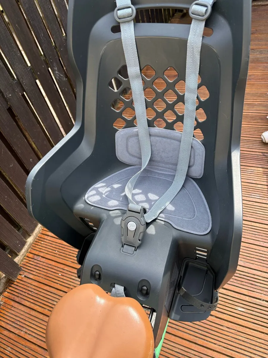 Child’s bike seat - Image 1