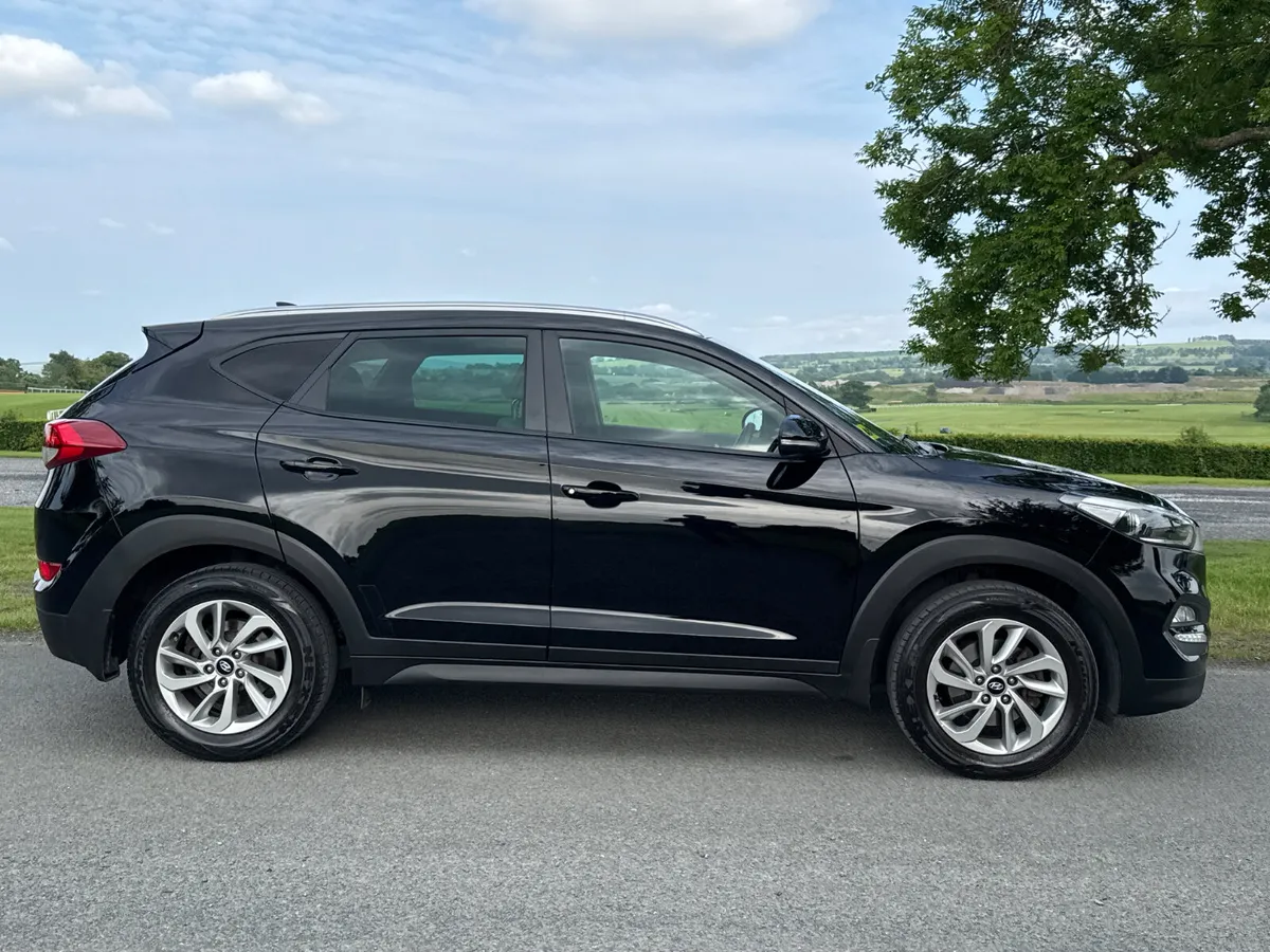 Hyundai Tucson 2017 EXECUTIVE - Image 3
