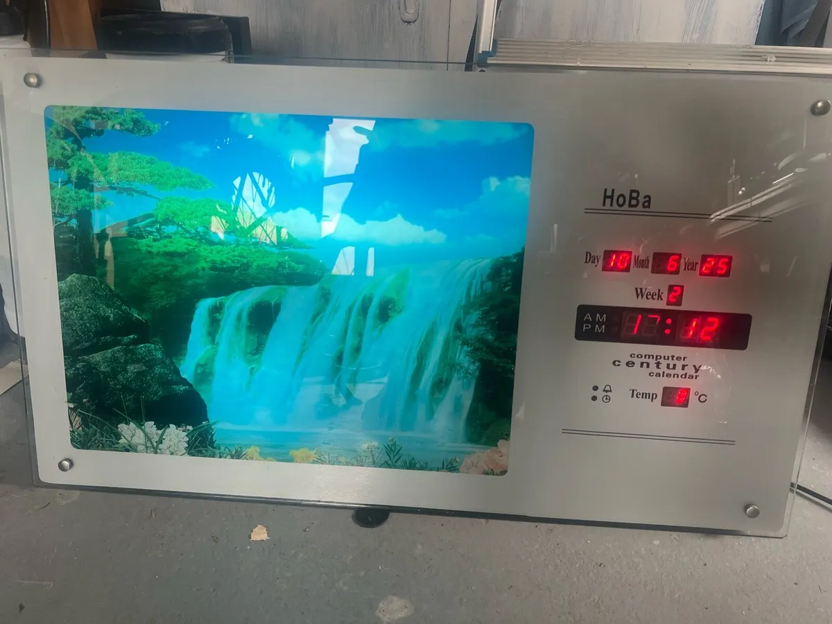 Electronic Calendar Light Picture