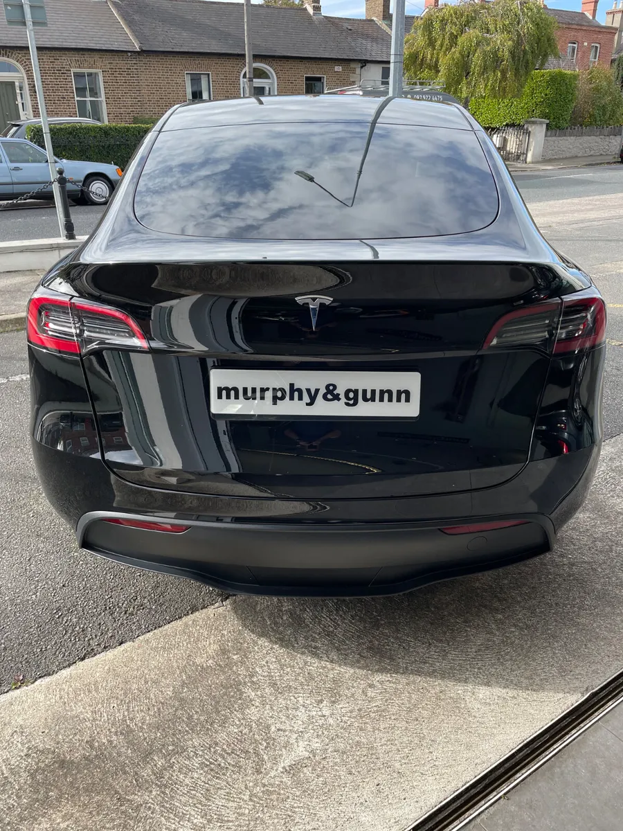 Tesla Model Y 2023 - Image 4