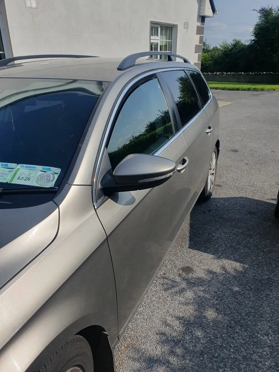 Volkswagen Passat 2013 - Image 2
