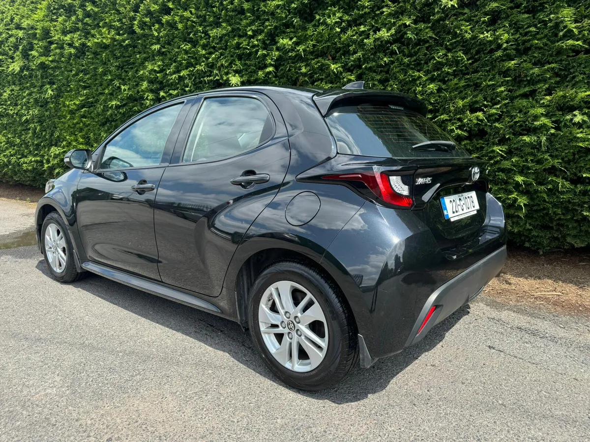 Yaris 2022 HYBRID 1.5 LUNA 37k/MILES - Image 4