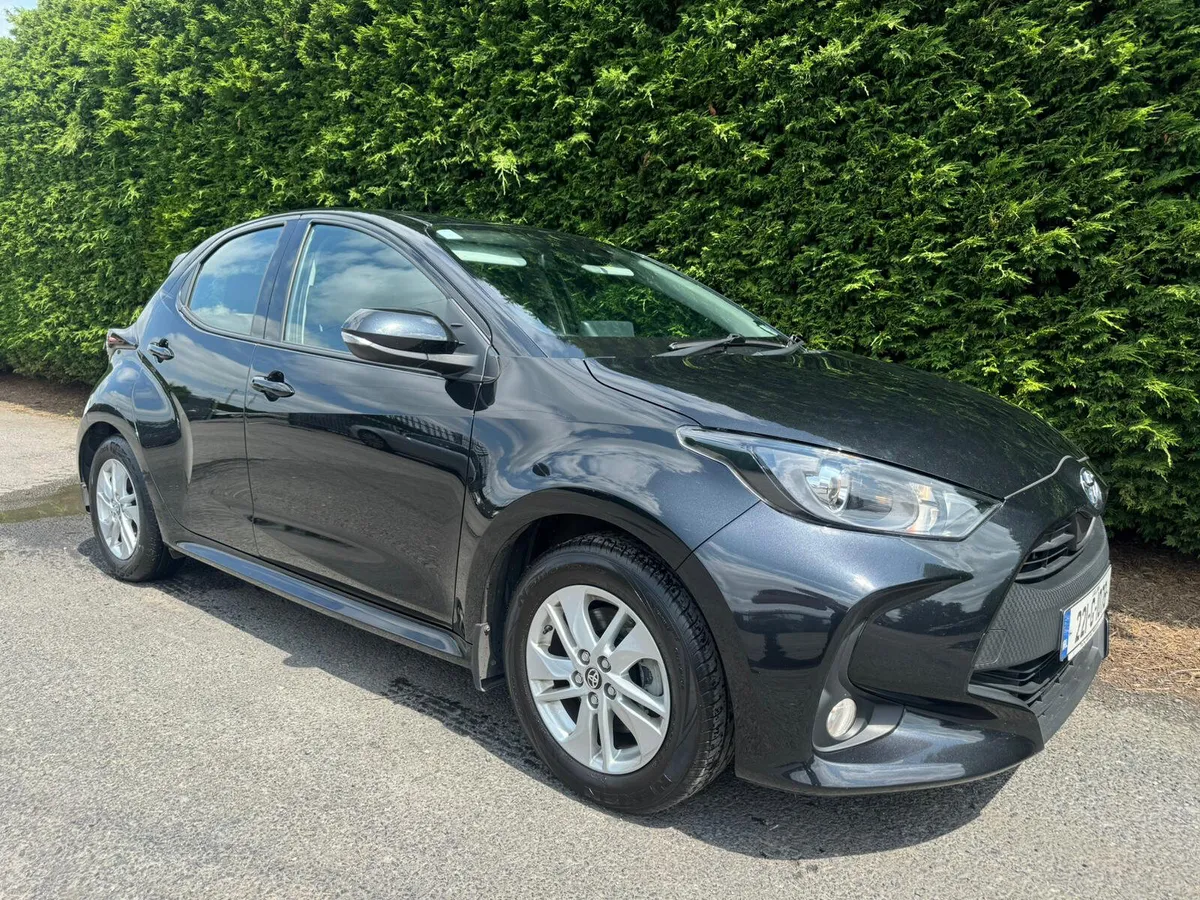 Yaris 2022 HYBRID 1.5 LUNA 37k/MILES - Image 1