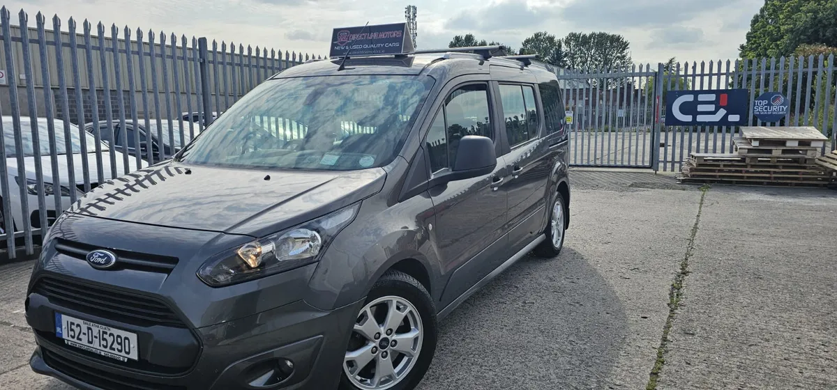 2015 Ford Tourneo Manual/7 Seats & Well maintained - Image 3