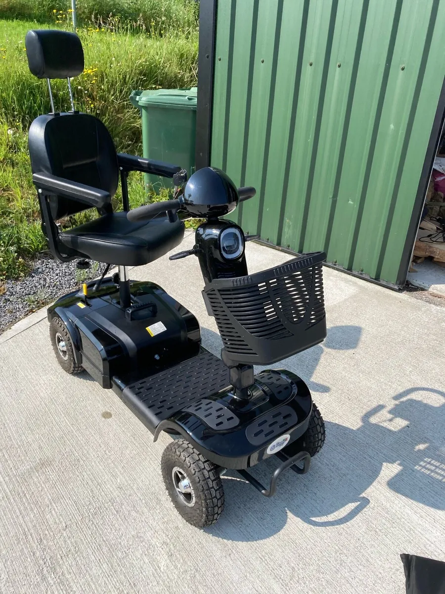 A mobility scooter - Image 2