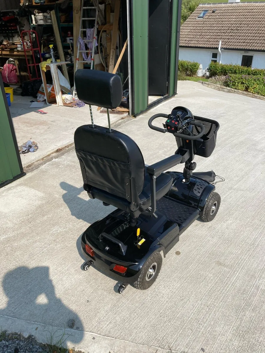 A mobility scooter - Image 3