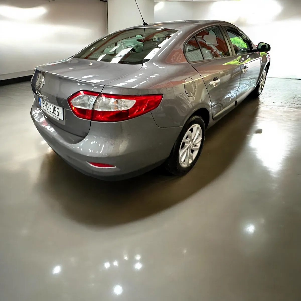 Renault Fluence 1.5 DCI 95 DYNAMIQUE - Image 4