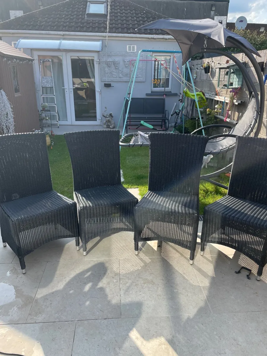 4 leisuregrow rattan chairs - Image 1