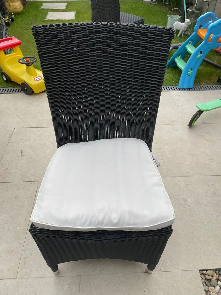 4 leisuregrow rattan chairs - Image 4