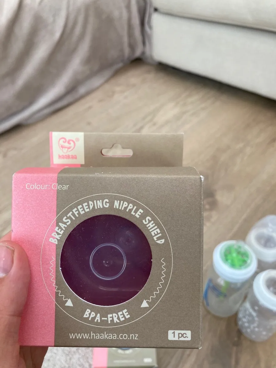 Bottles nipple shields sterilisers breastpump - Image 4