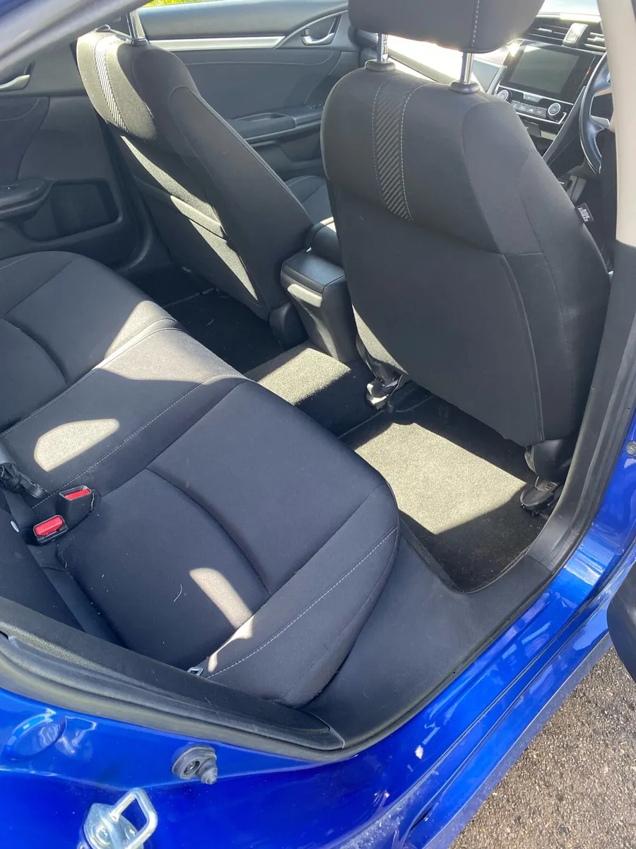 202 Honda Civic Smart Plus + 1.6 Diesel - Image 3
