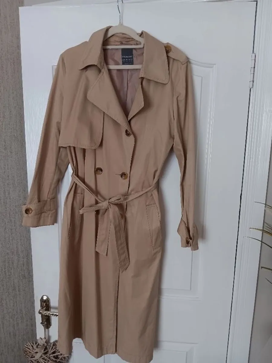 Trench size 10/12 - Image 1