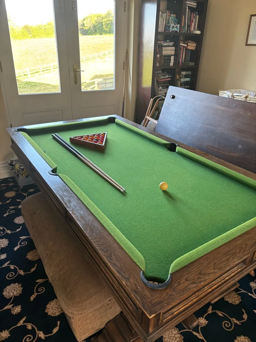 Pool table - Image 1