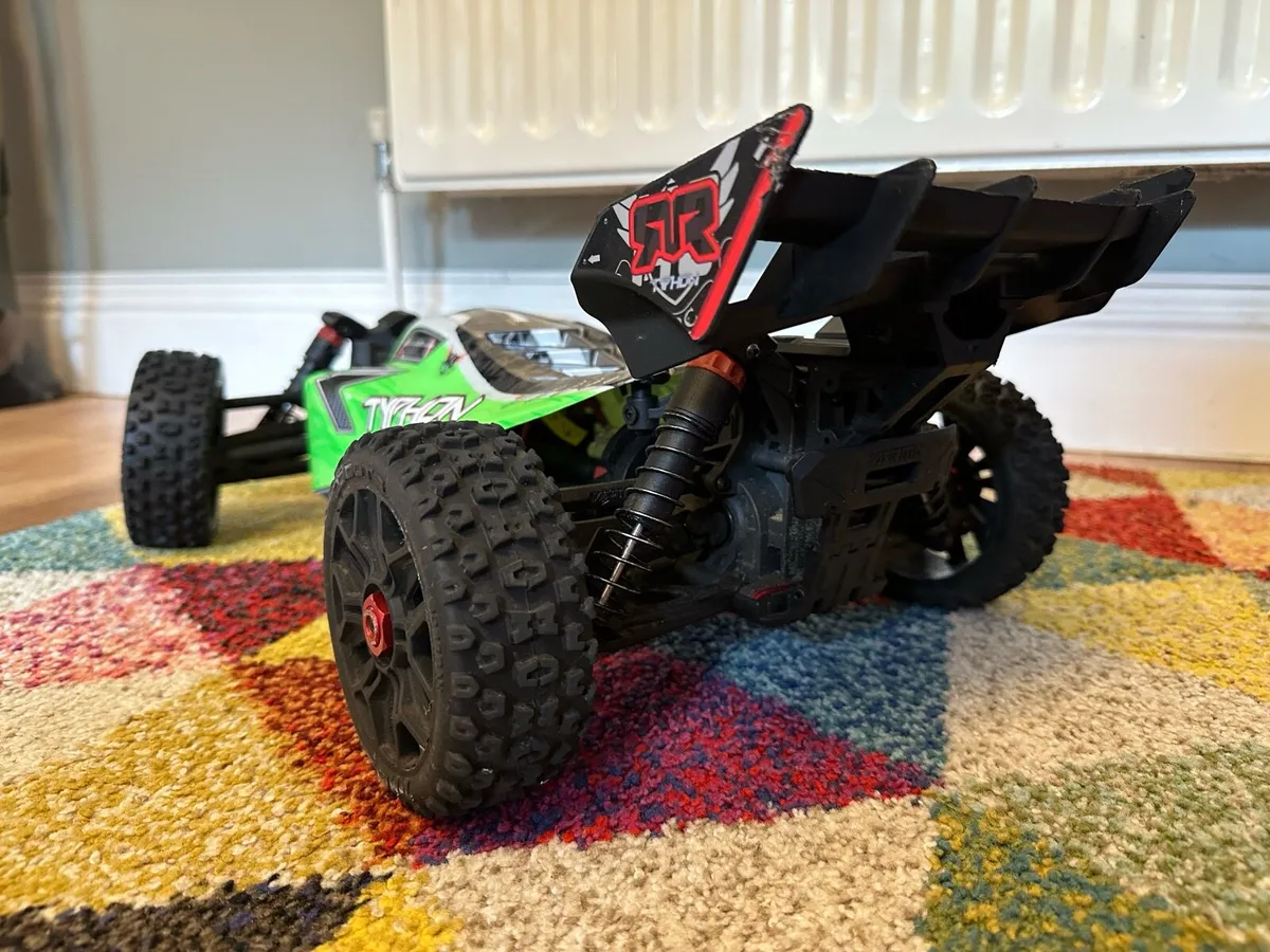Arrma Typhon , Traxxas - Image 3