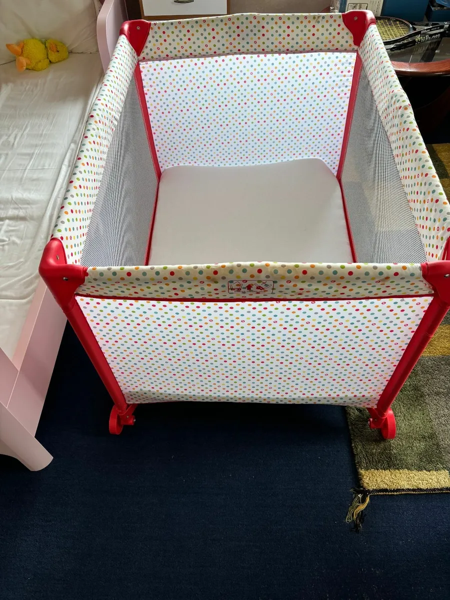 Child's cot - Image 2