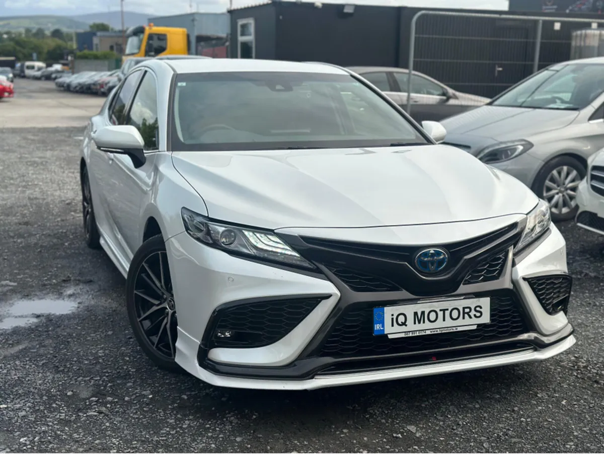 Toyota Camry AUTOMATIC PETROL HYBRID 2.5 LEATHER P - Image 1