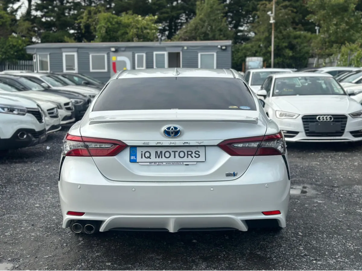 Toyota Camry AUTOMATIC PETROL HYBRID 2.5 LEATHER P - Image 4