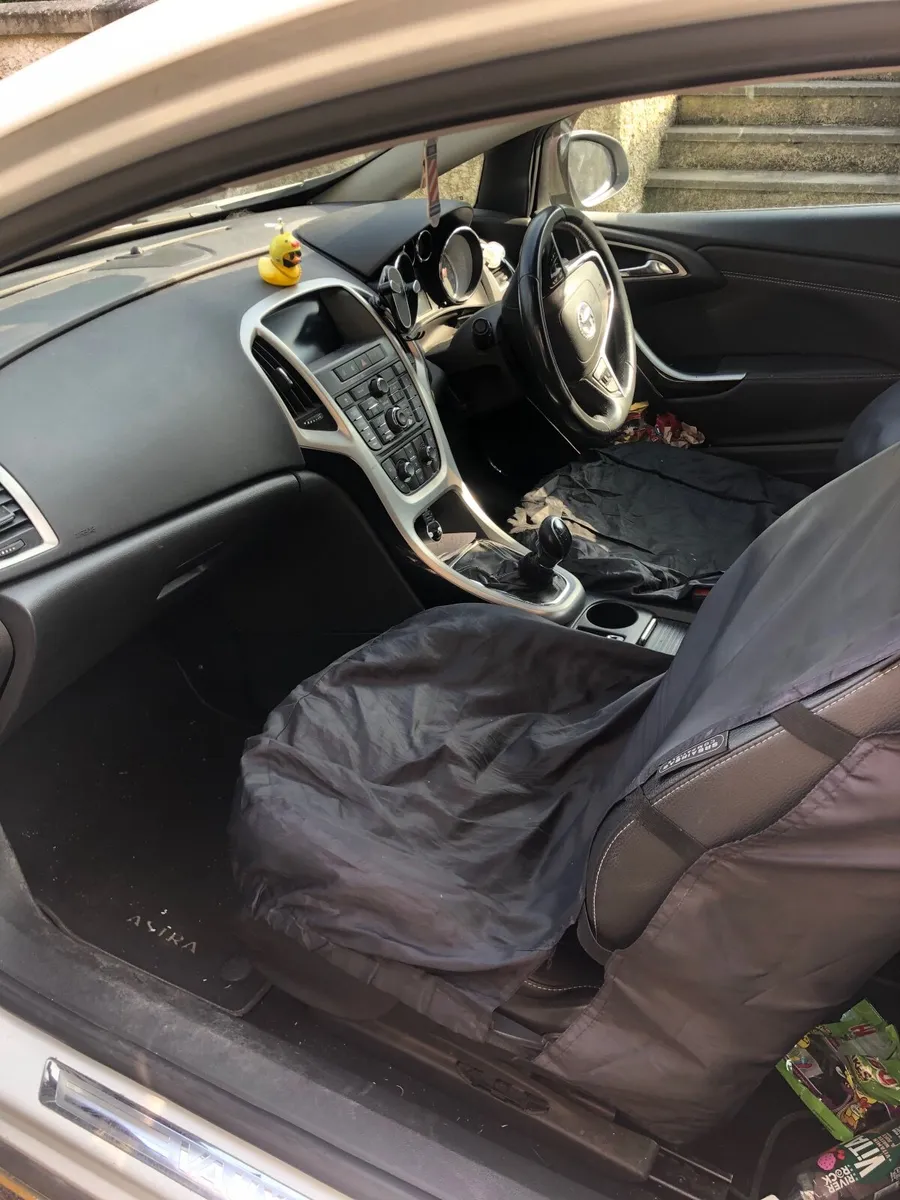 Vauxhall Astra 2012 - Image 1