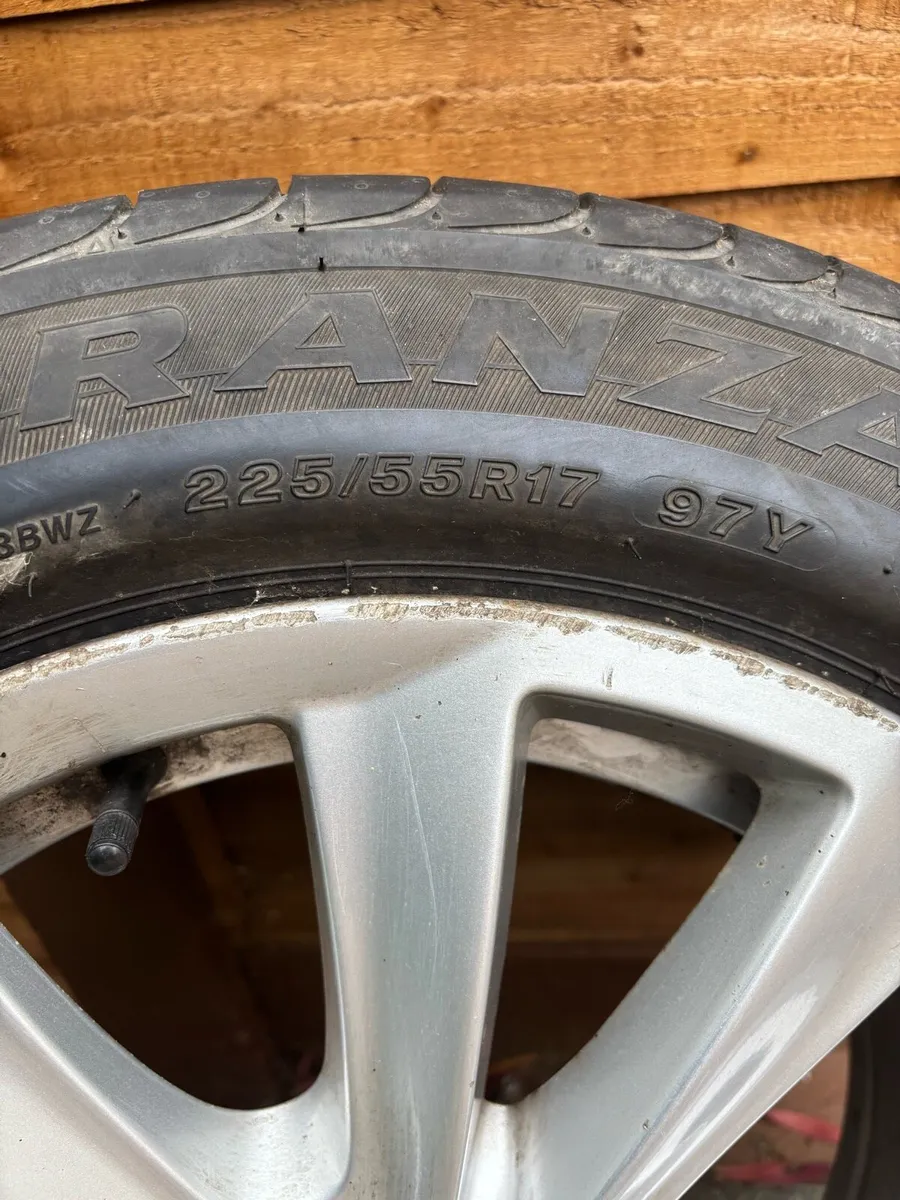 Run flat wheel and tyre - Image 3