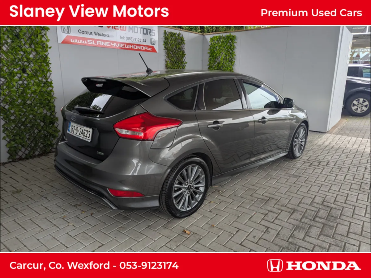 Ford Focus 1.0 ST-LINE ECOBOOST 140 140PS 5DR T - Image 2