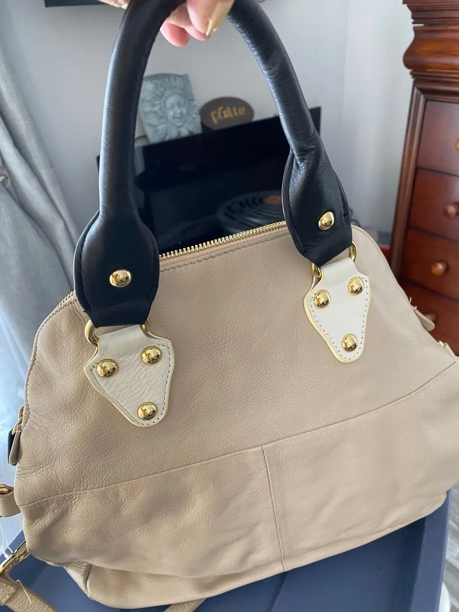 Ladies handbags - Image 2