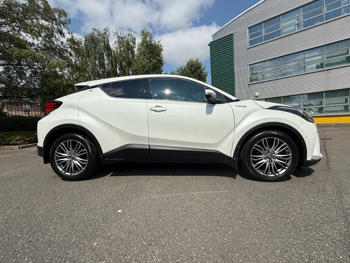 Toyota C-HR 1.8 Hybrid Sol Automatic - Image 3